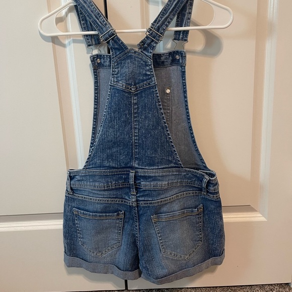Simple overalls - Picture 2 of 3